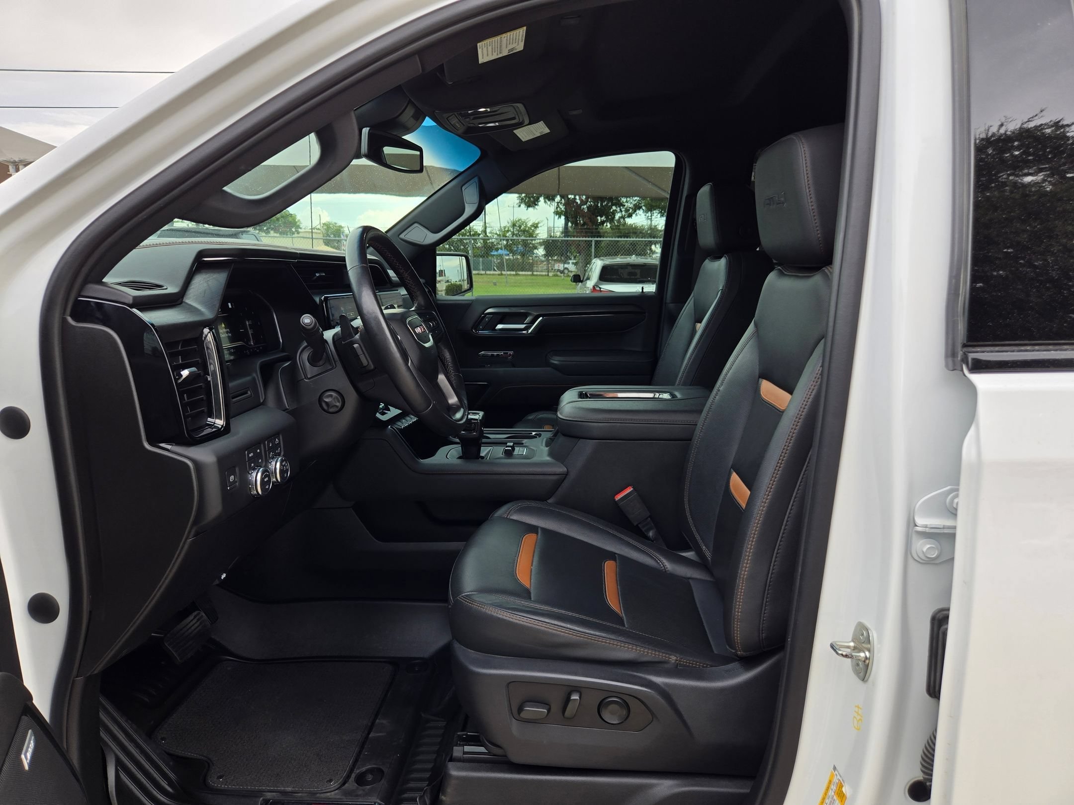 2022 GMC Sierra 1500 AT4 - Photo 10