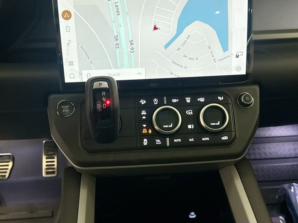 2026 Land Rover Defender V8 - Photo 15