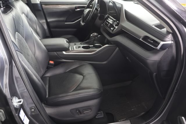 Used 2021 Gray Toyota Platinum image 25