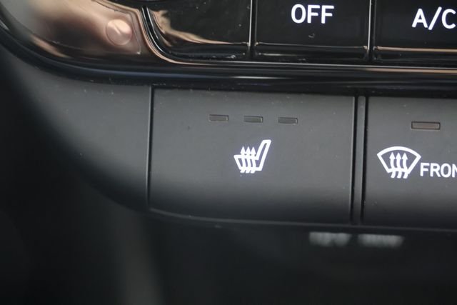 Used 2025 Red Hyundai SEL Convenience image 16