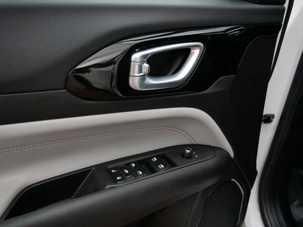 2025 Jeep Compass Limited - Photo 15