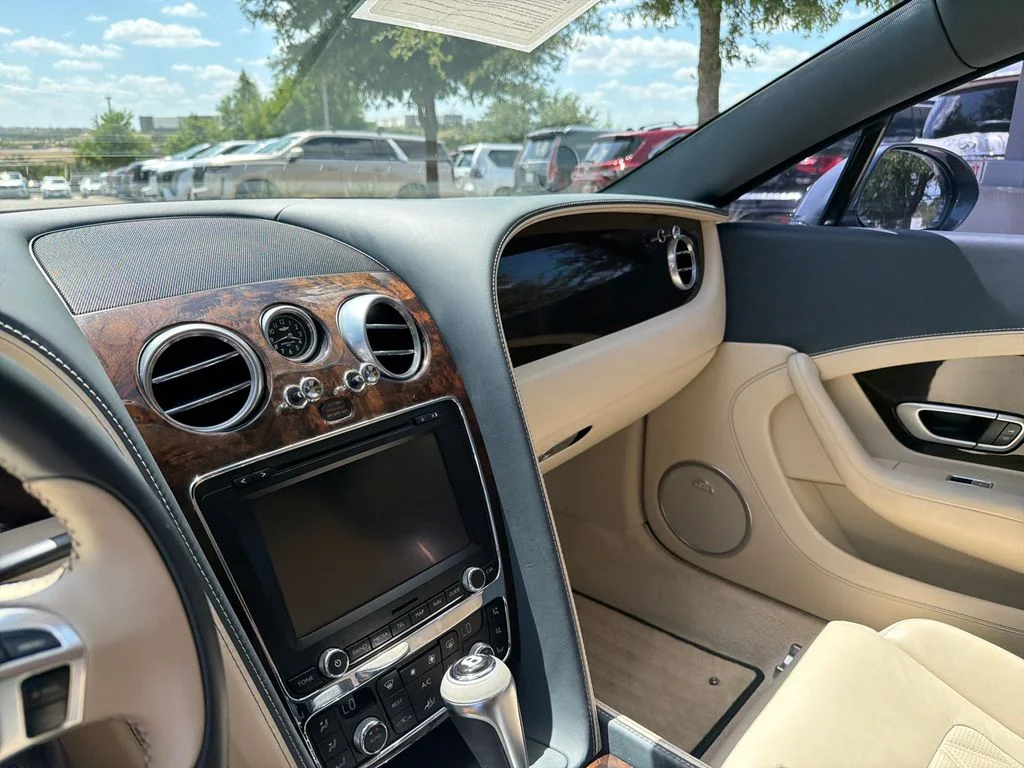 Used 2012  Bentley Base image 25