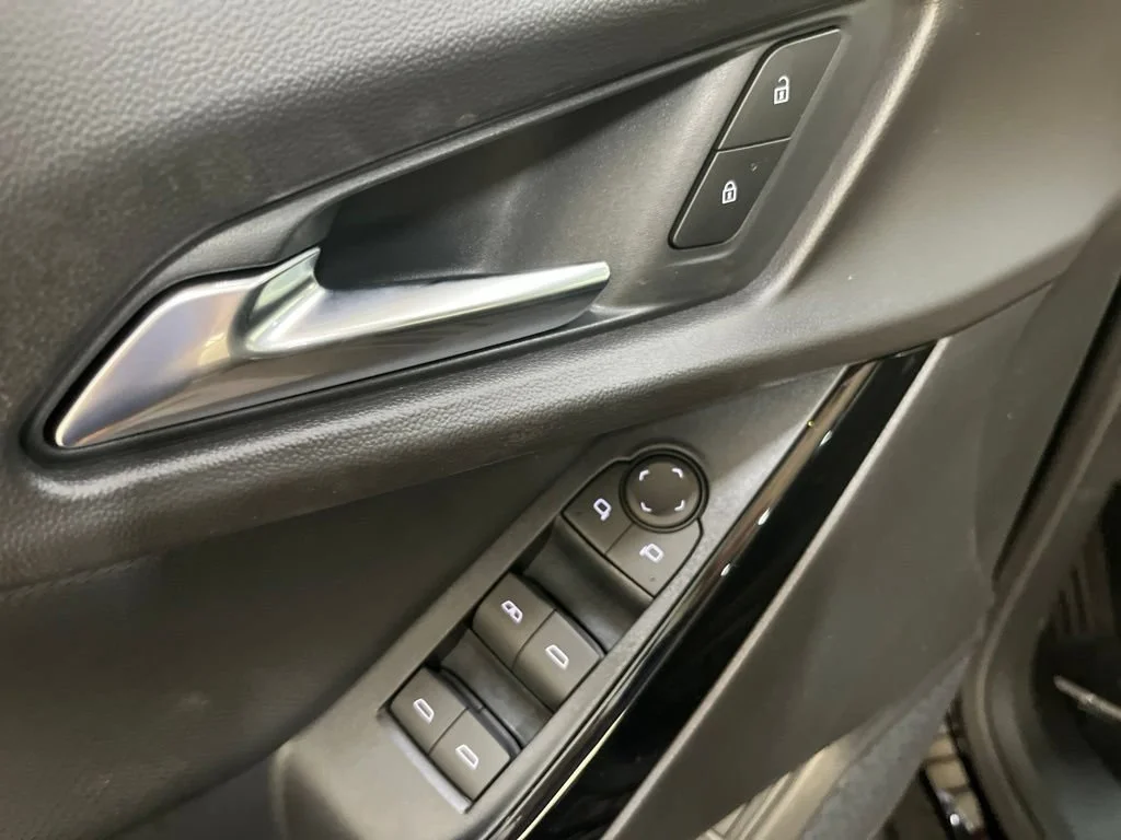 New 2027 Mosaic Black Metallic Chevrolet LT image 4