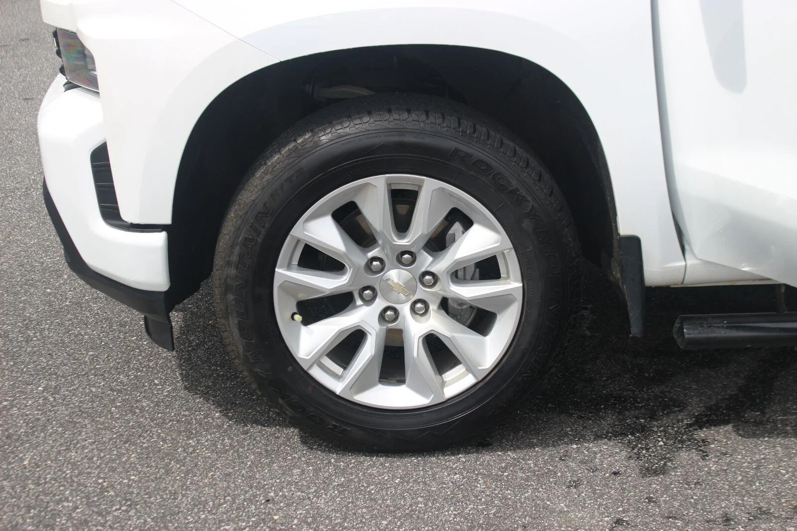Used 2022 Summit White Chevrolet Custom image 33