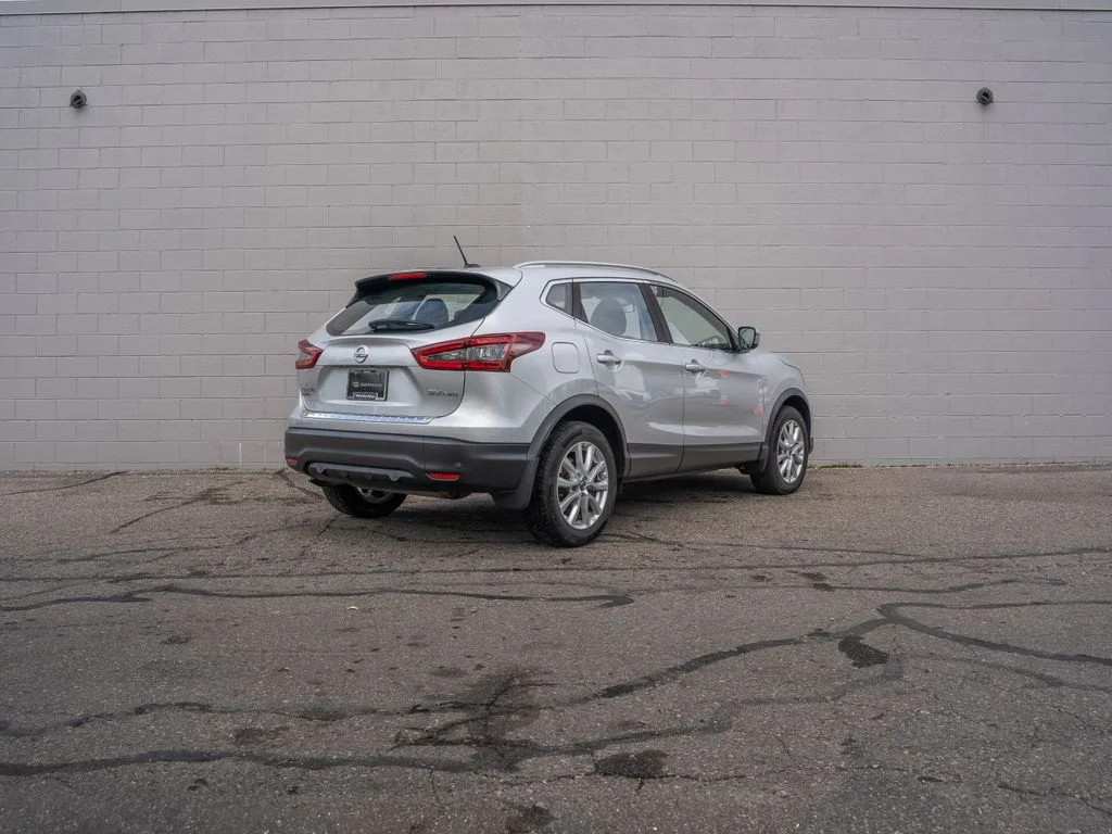 Used 2020 Silver Nissan SV image 7