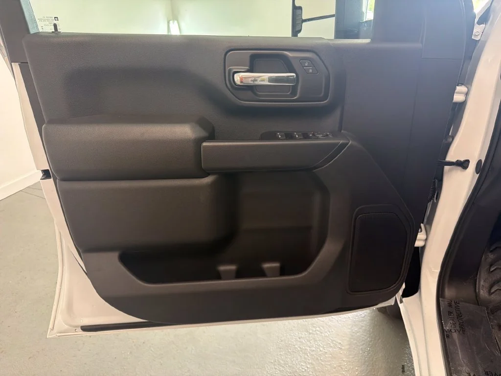 New 2026 Summit White Chevrolet Work Truck image 9