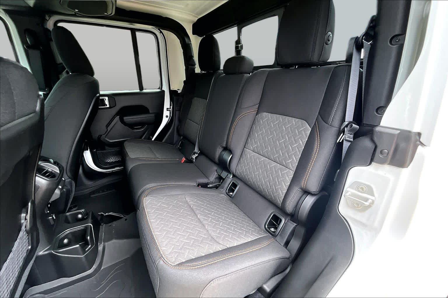 New 2026 Bright White Clearcoat Jeep Mojave image 22