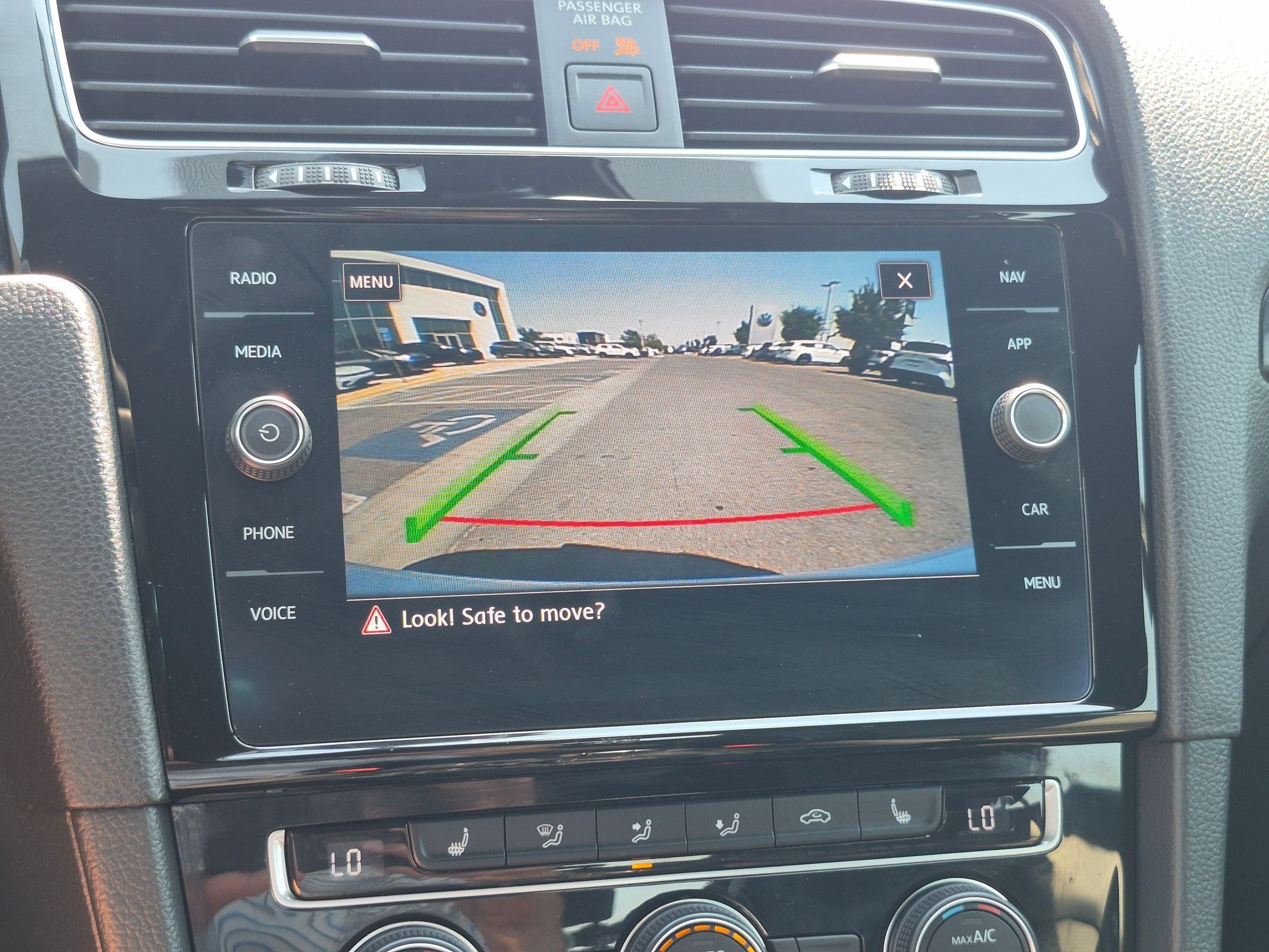 Used 2019 Oryx White Pearl Volkswagen DCC & Navigation 4Motion image 23