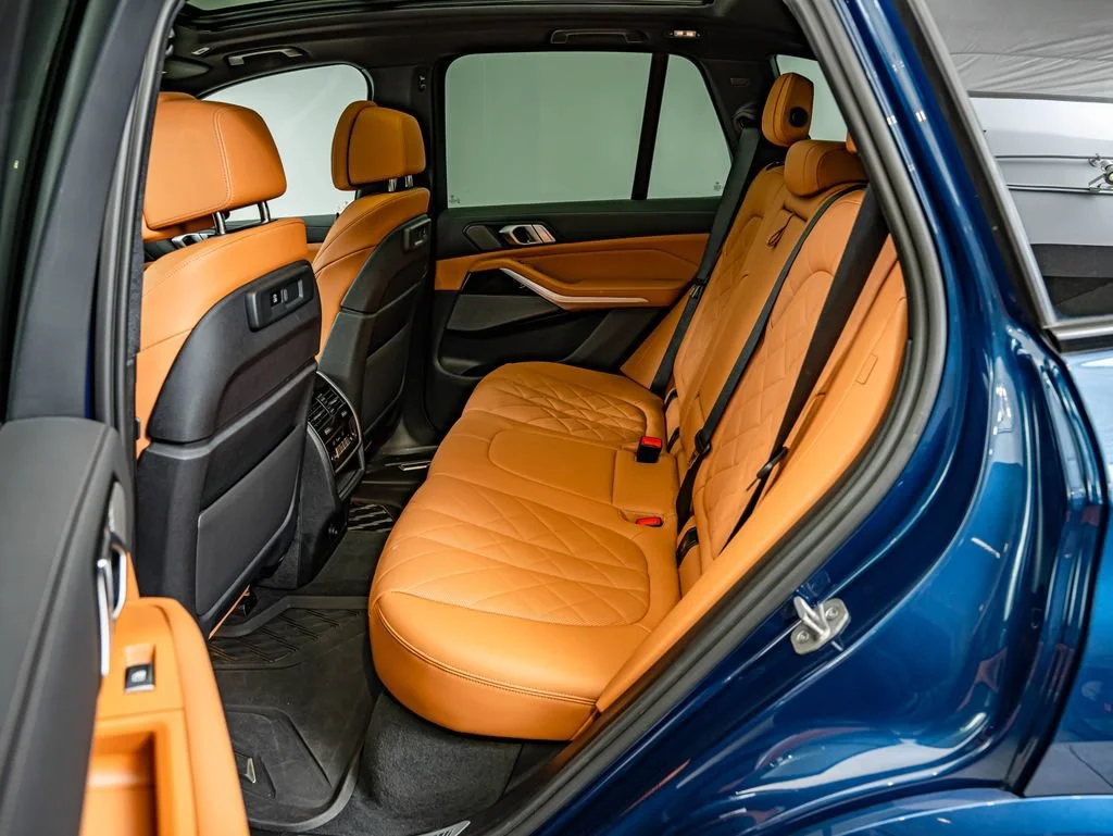 Used 2023 Phytonic Blue Metallic BMW M50i image 34