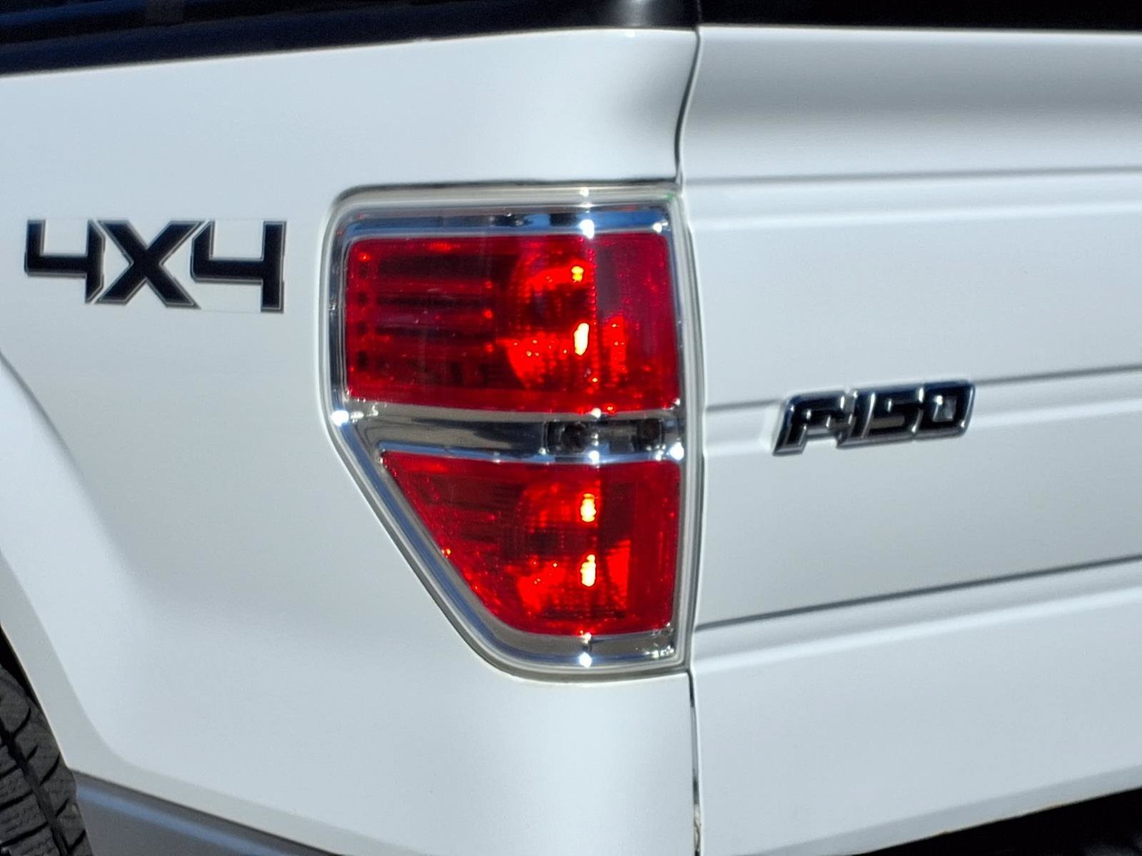 Used 2012 Oxford White Ford XL image 22