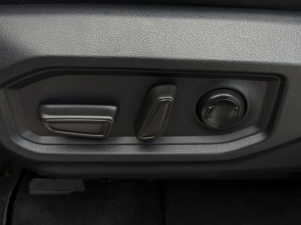 Used 2023  Toyota Limited image 28
