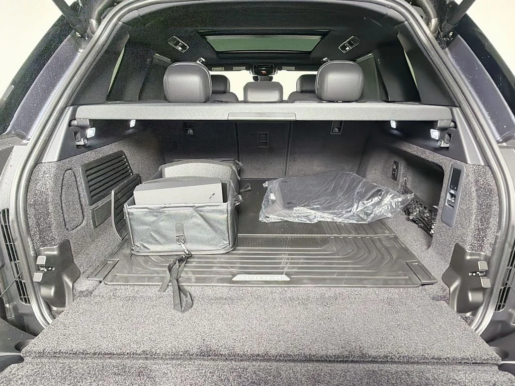 New 2026 Varesine Blue Land Rover SE image 28