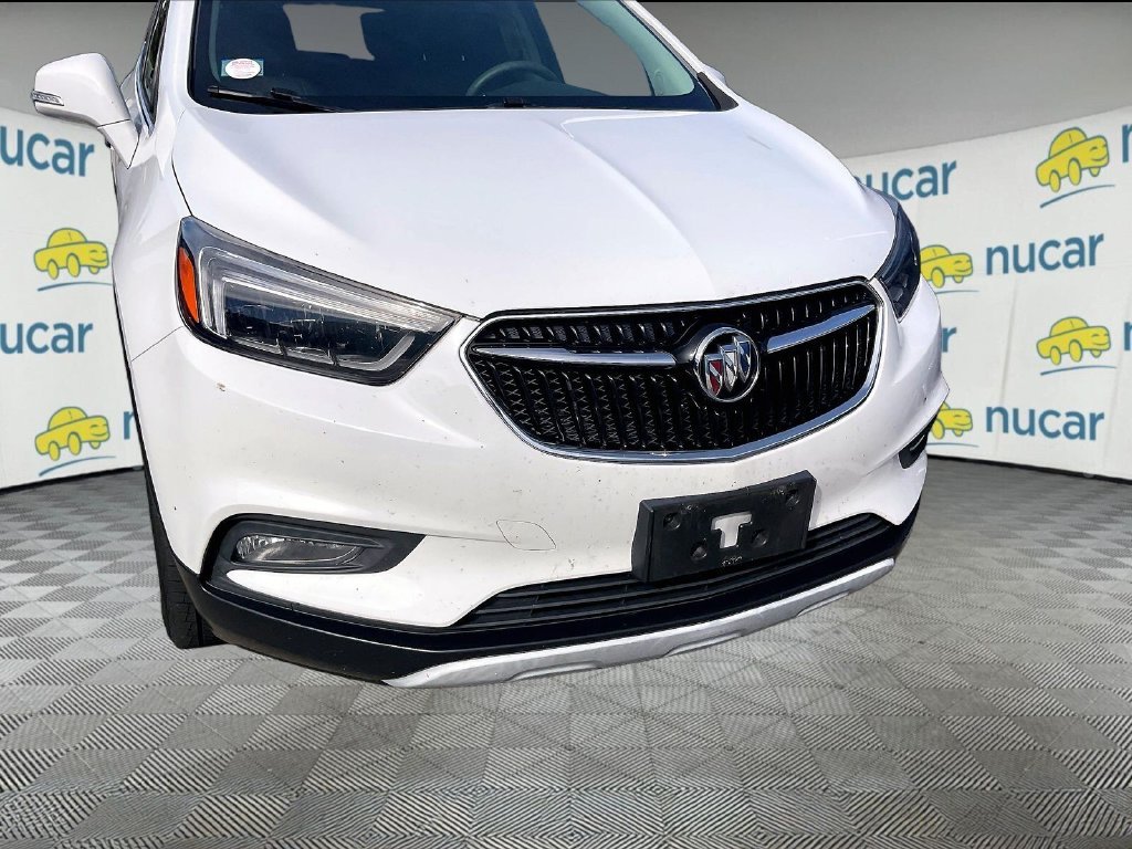 Used 2017 White Buick Essence image 5