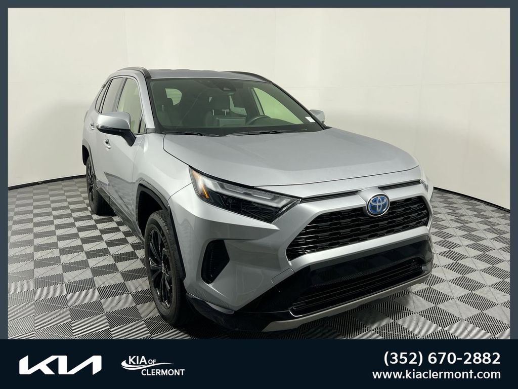 2023 Toyota RAV4 SE