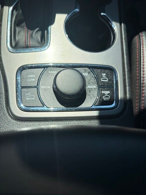 Used 2021 White Jeep Trailhawk image 27