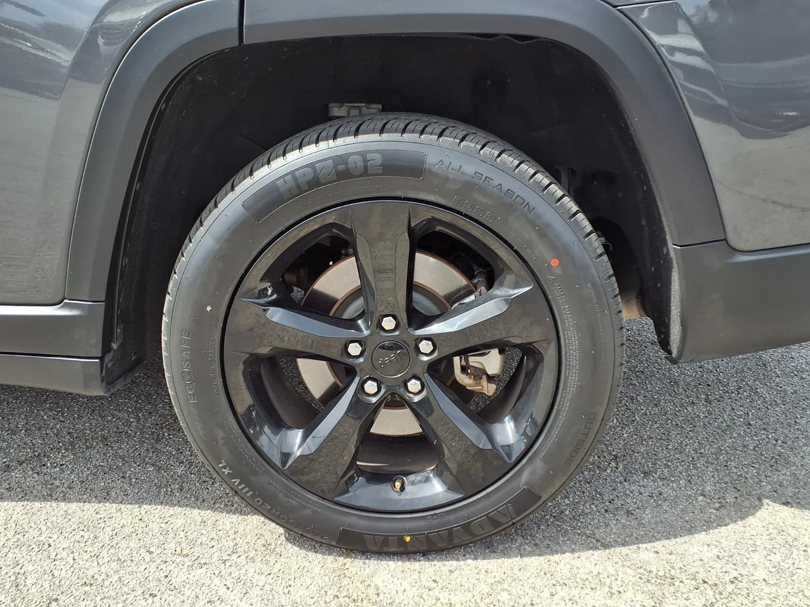 Used 2022 Gray Jeep Altitude image 4