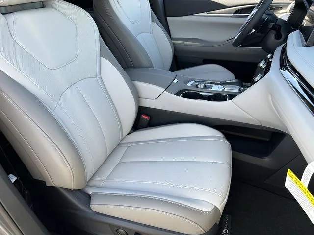 New 2027 GRAPHITE SHADOW INFINITI Luxe AWD image 11