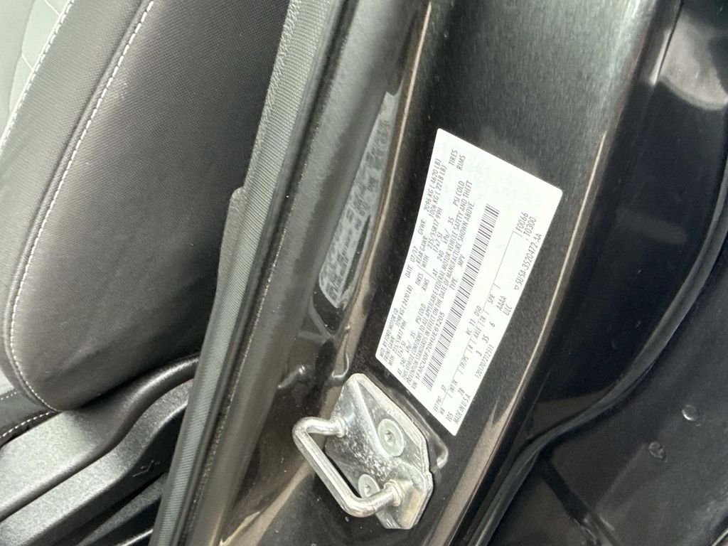 Used 2017 Gray Ford S image 18