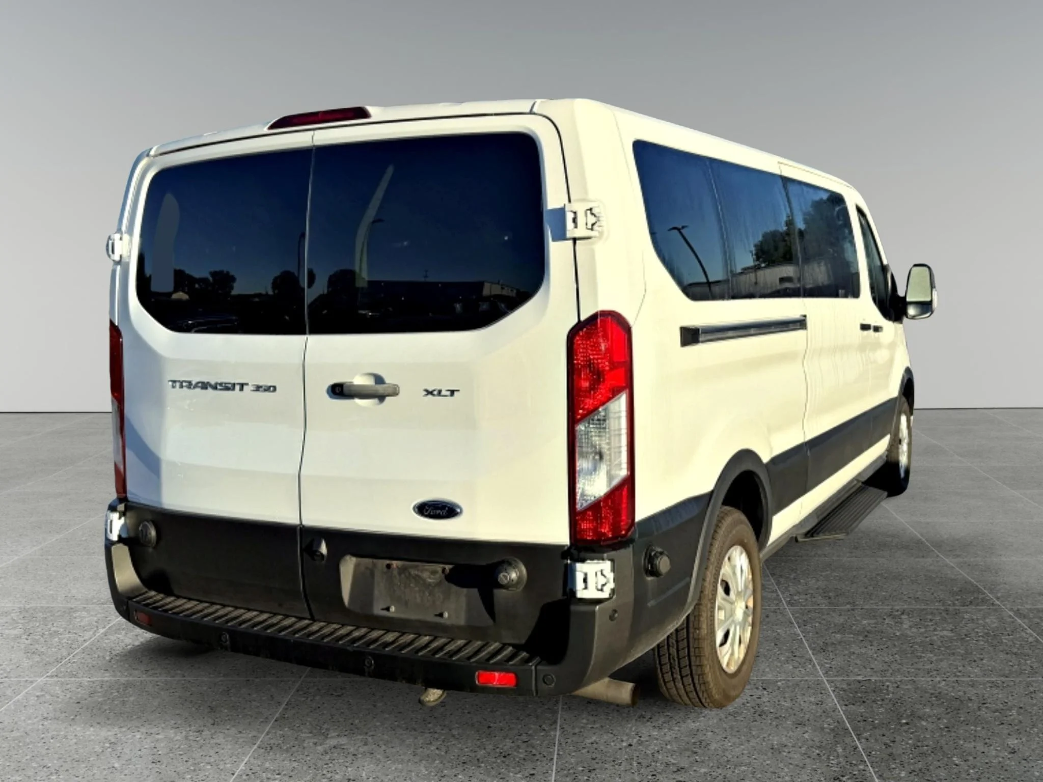 Used 2024 Oxford White Ford XLT image 6