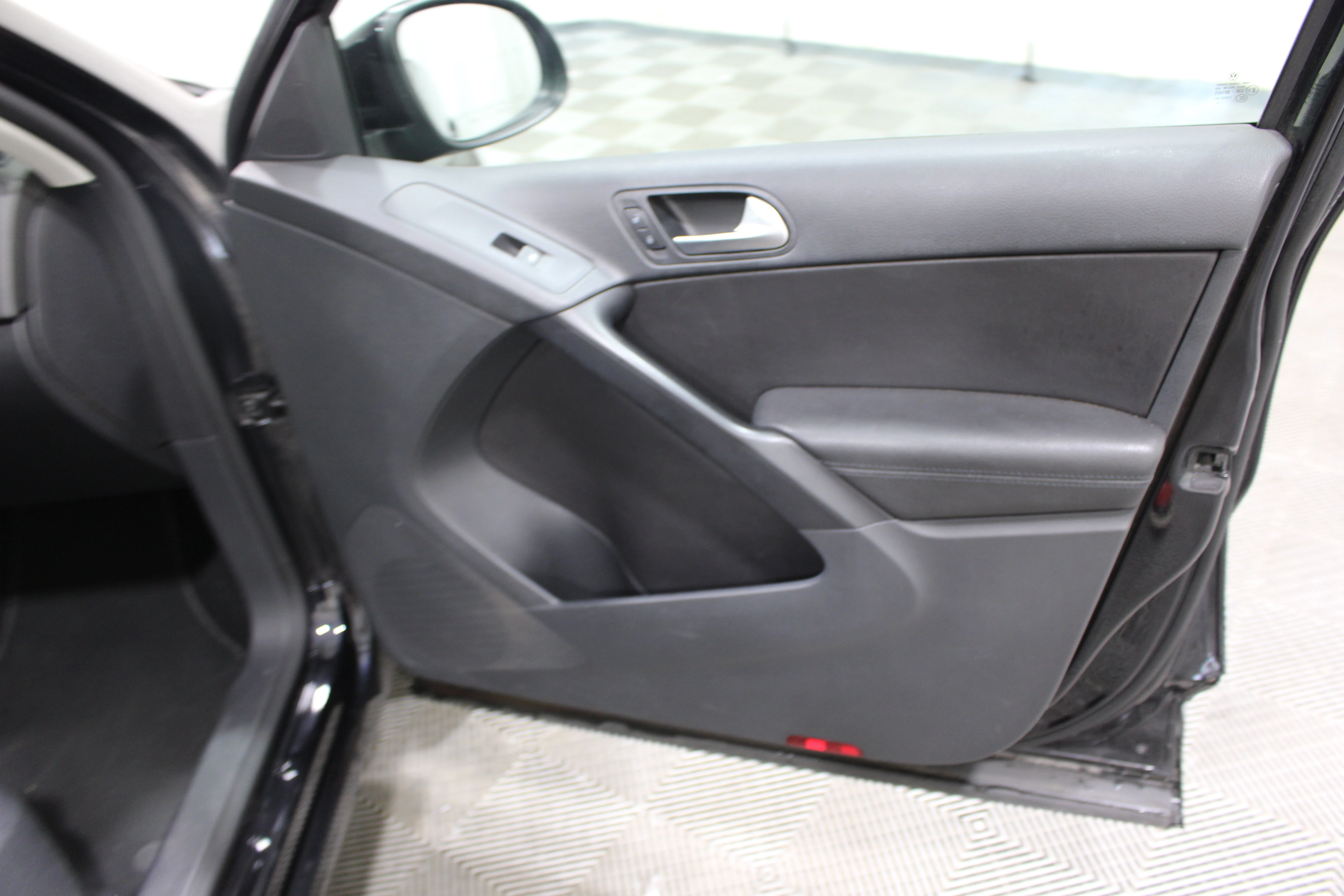 2014 Volkswagen Tiguan SE - Photo 21