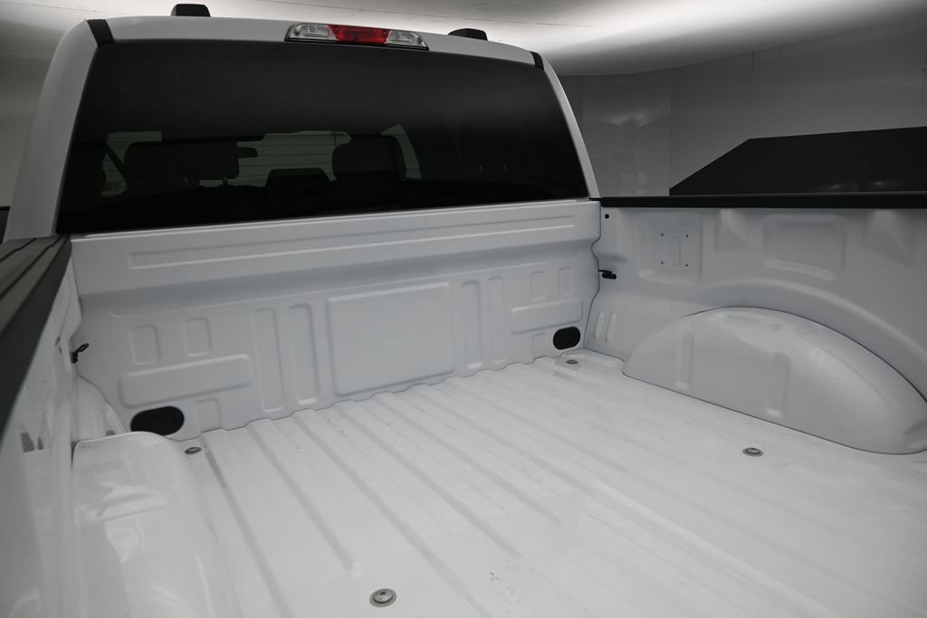 New 2026 Oxford White Ford XLT image 21