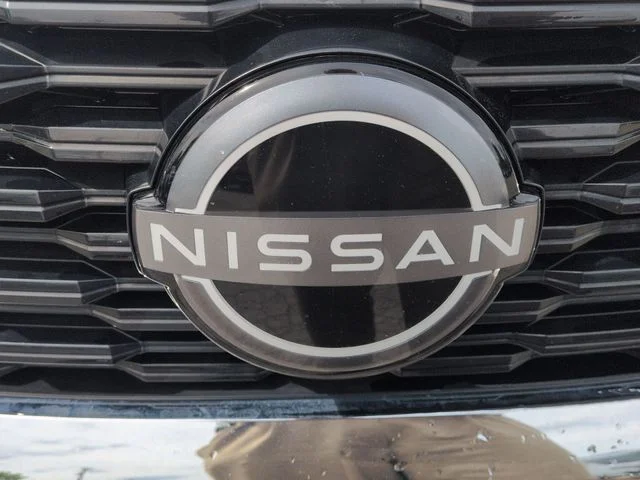 Used 2023 Silver Nissan SV image 31