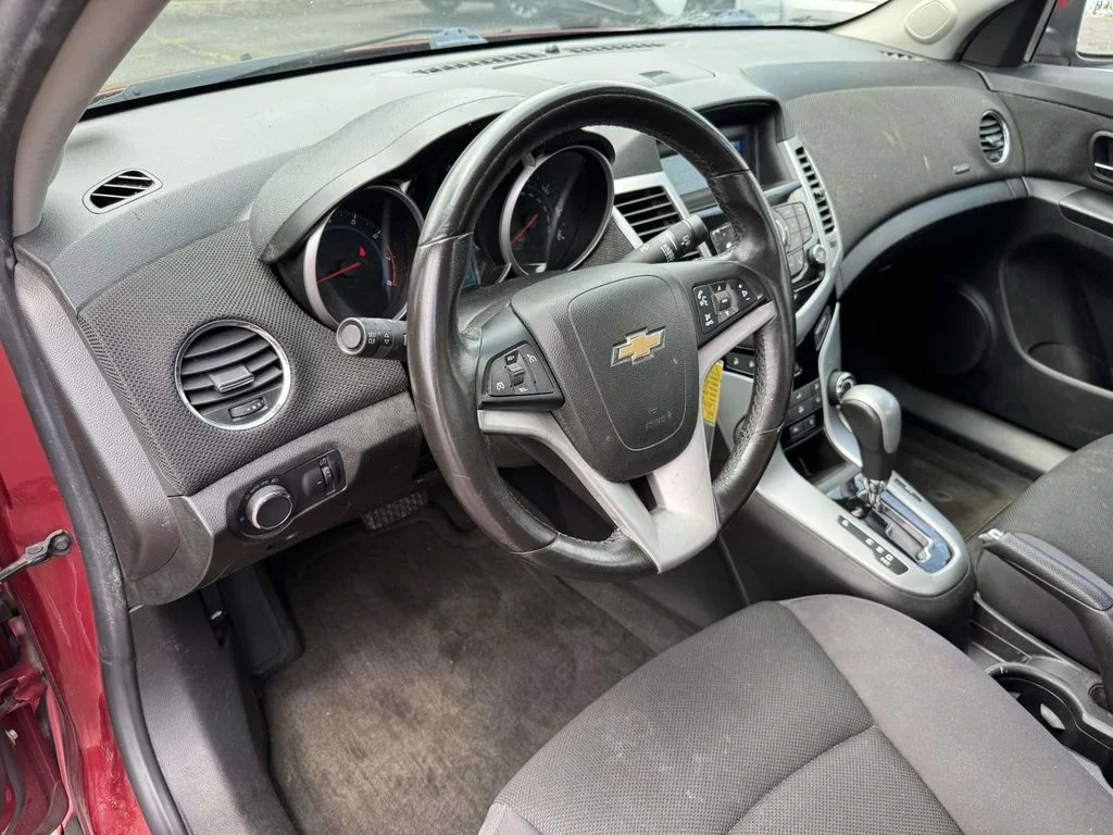 Used 2014 Red Chevrolet 1LT image 2