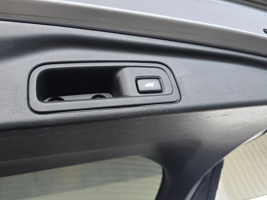 Used 2016 Silver Honda EX-L image 76
