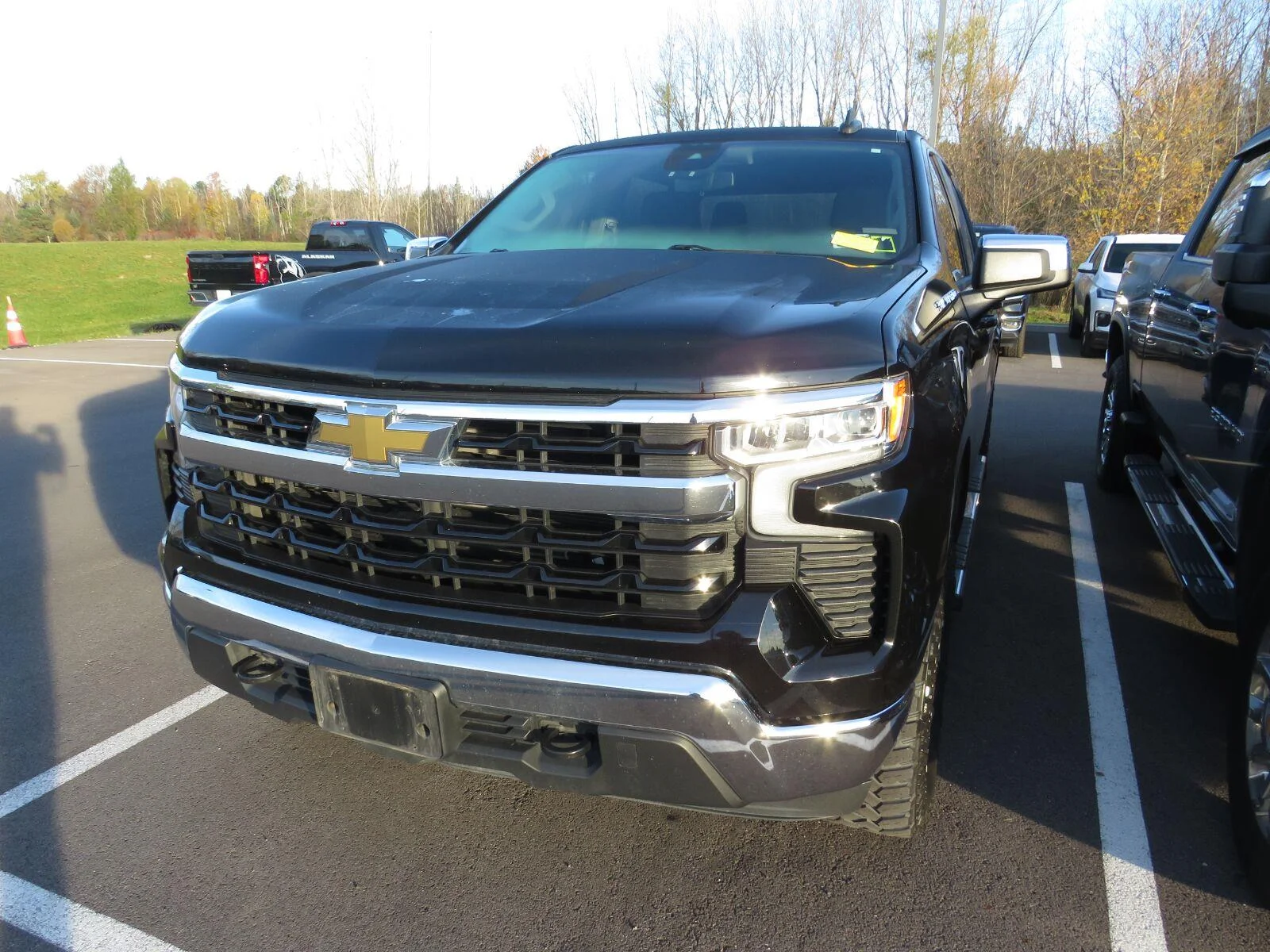 Used 2023  CHEVROLET TRUCK  image 6