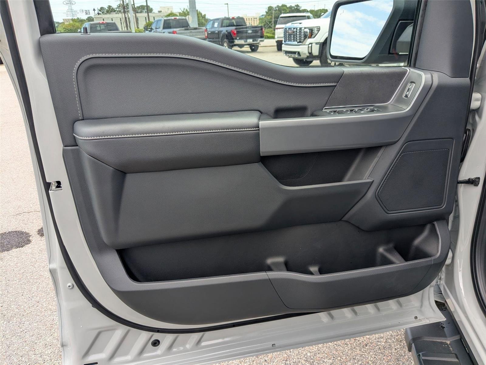New 2026 Avalanche Ford XLT image 11
