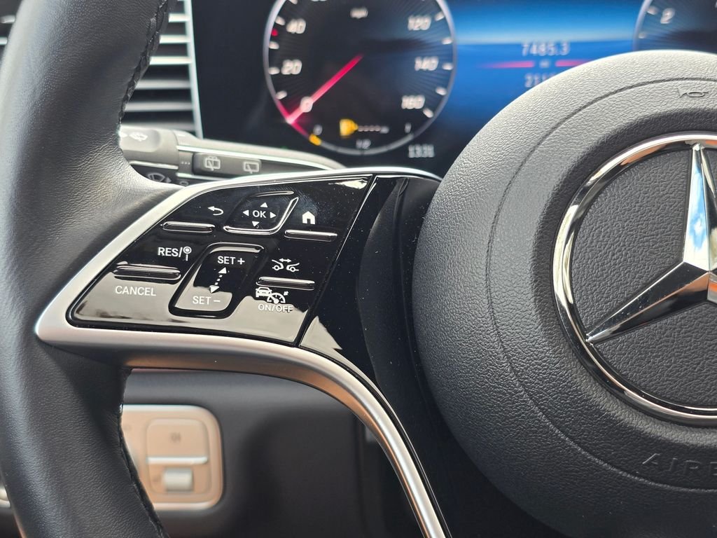 Used 2025  Mercedes-Benz GLS 450 image 21