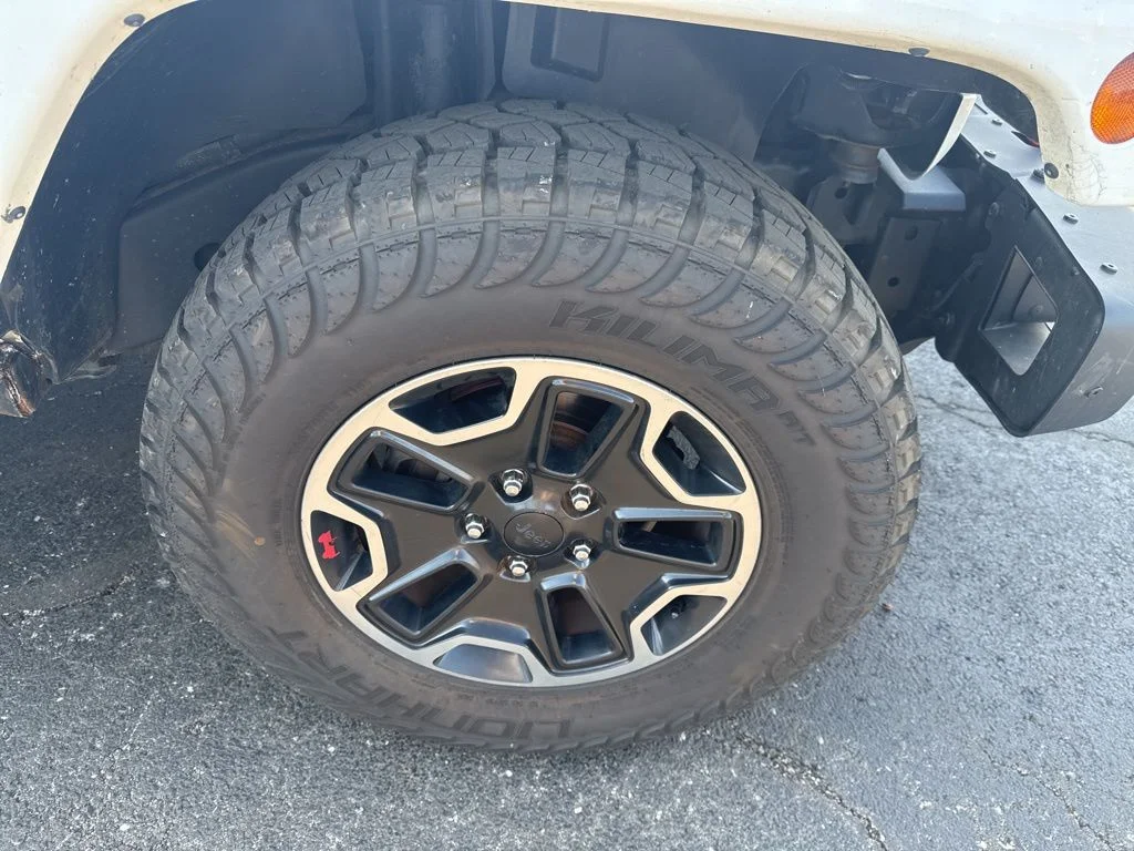 Used 2016 White Jeep Unlimited Rubicon image 45