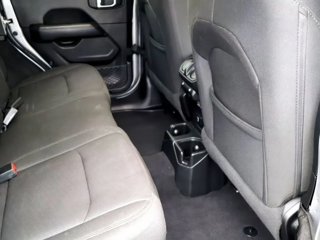 2020 Jeep Wrangler Unlimited Sahara - Photo 23