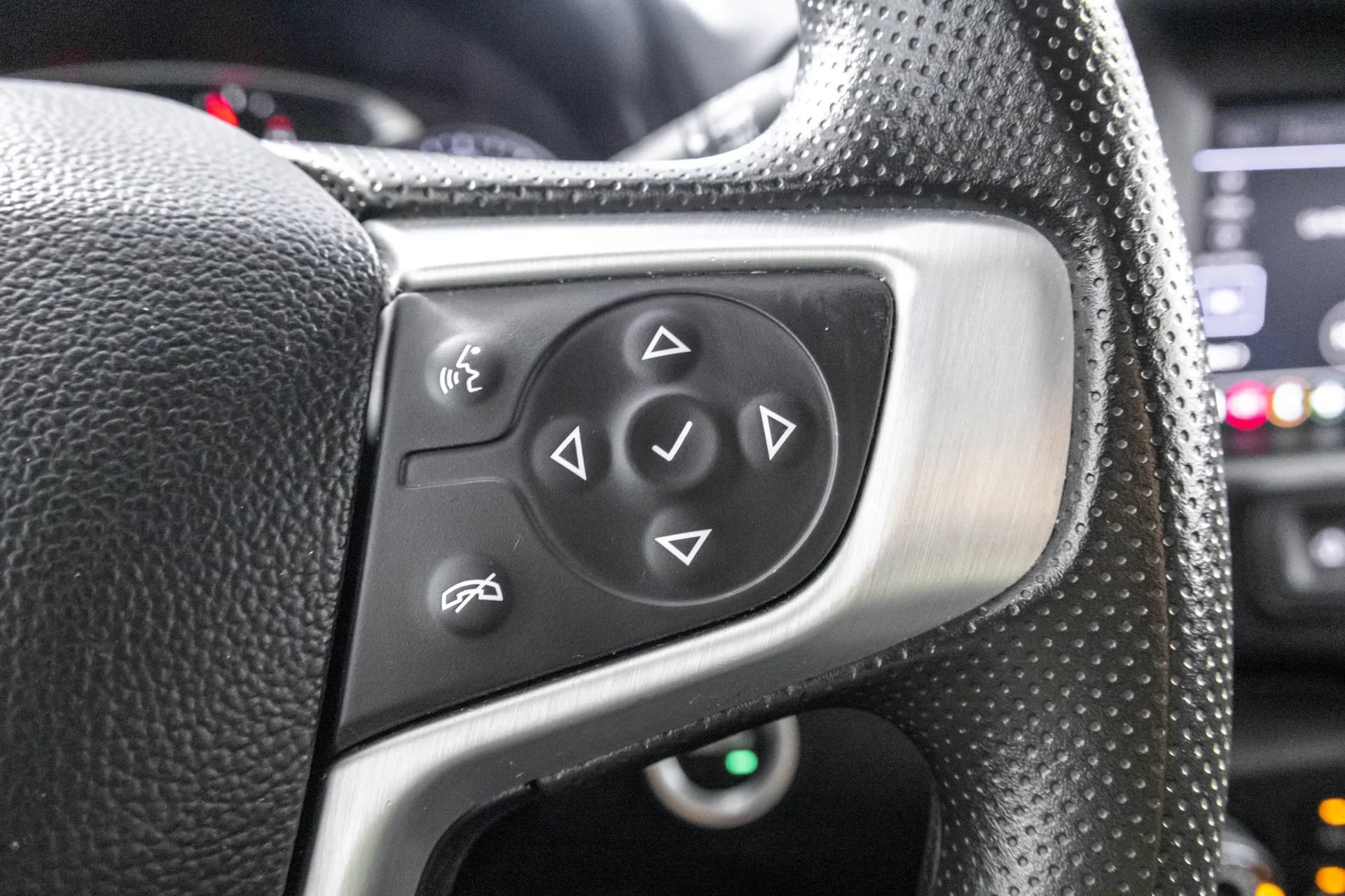 Used 2024 Sterling Metallic GMC SLE image 26