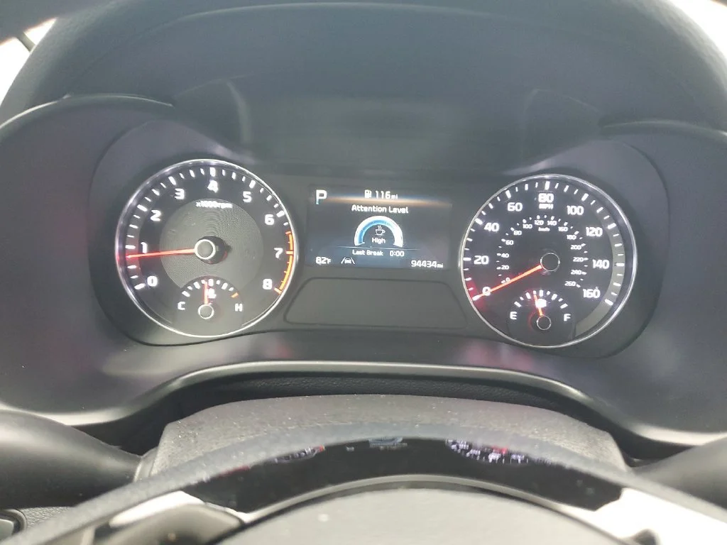 Used 2023 Orange Kia LXS image 21