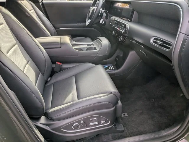 New 2026 Silver Hyundai Calligraphy image 31