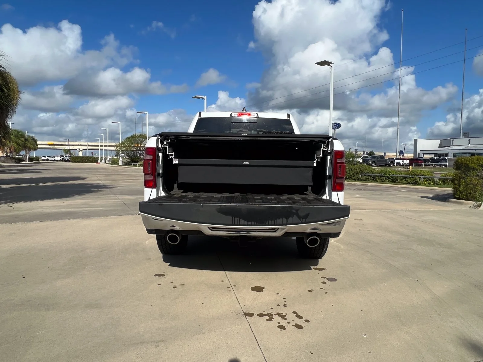 Used 2022 White Ram Laramie image 4