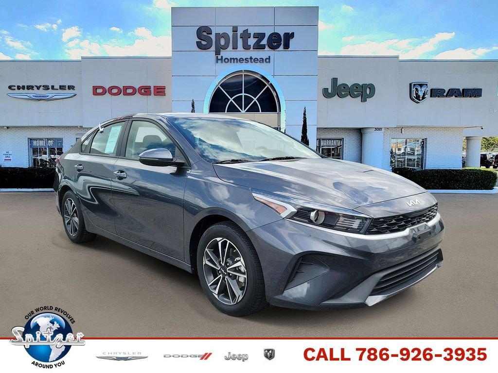 2024 Kia Forte LXS AT's photo