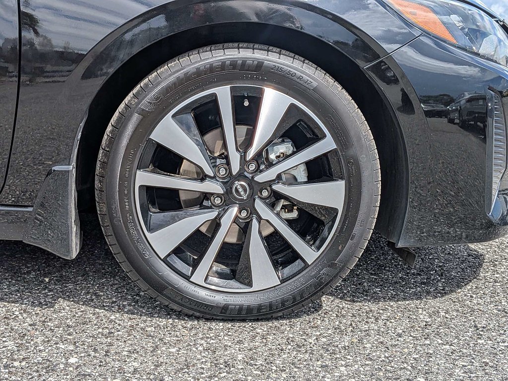 Used 2025 Super Black Nissan SV image 11