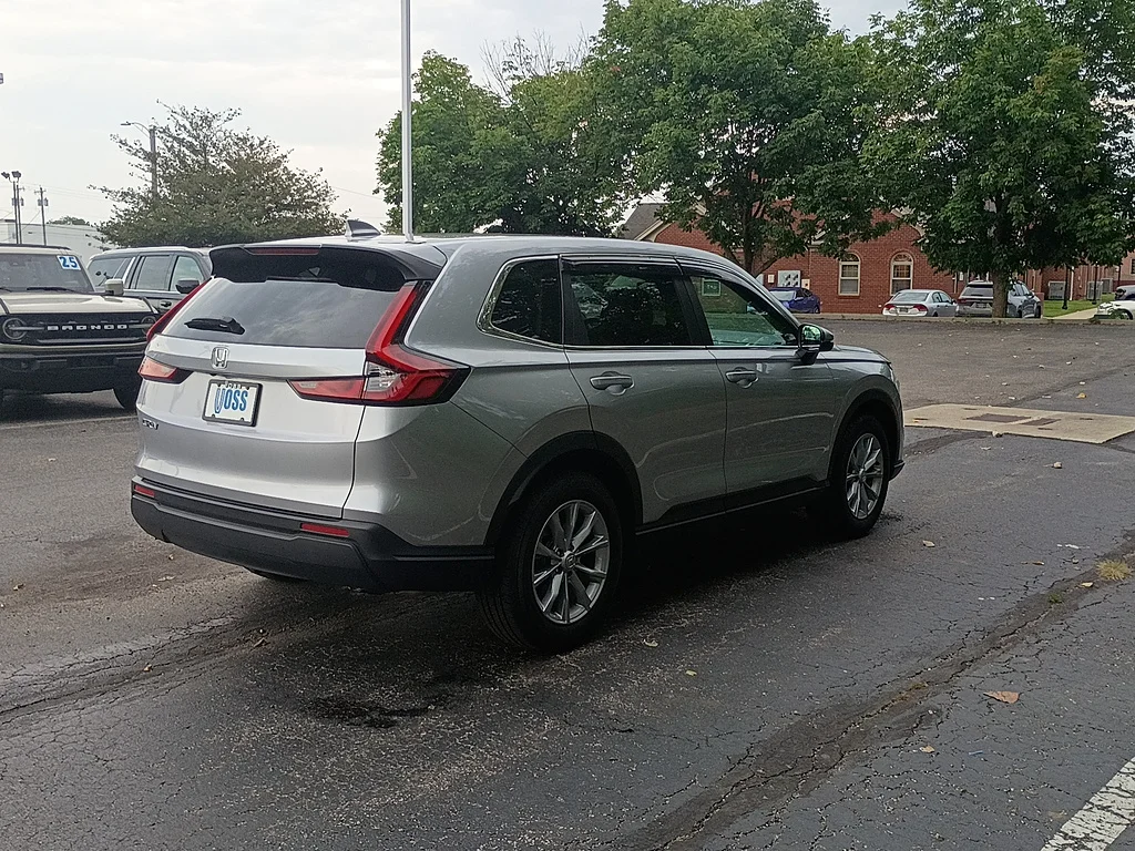 Certified Used 2025 Solar Silver Metallic Honda EX image 3