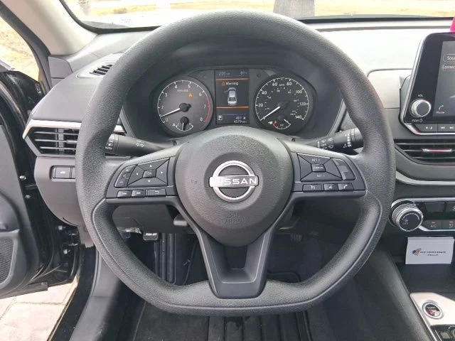 2025 Nissan Altima S - Photo 8