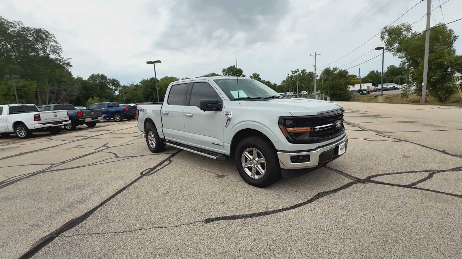 2024 Ford F-150 XLT - Photo 2