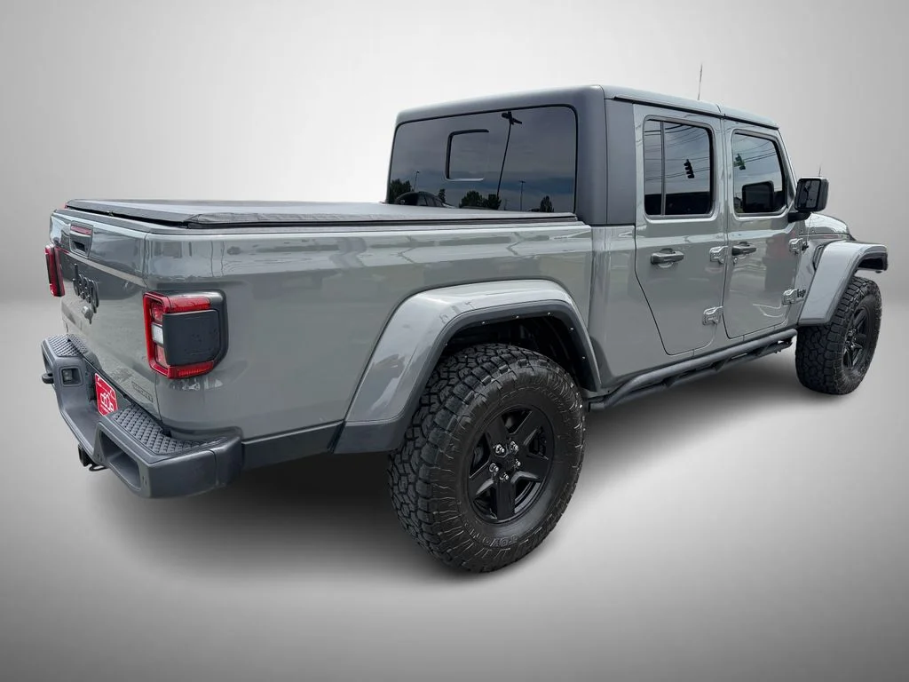 Used 2021 Gray Jeep Sport image 3
