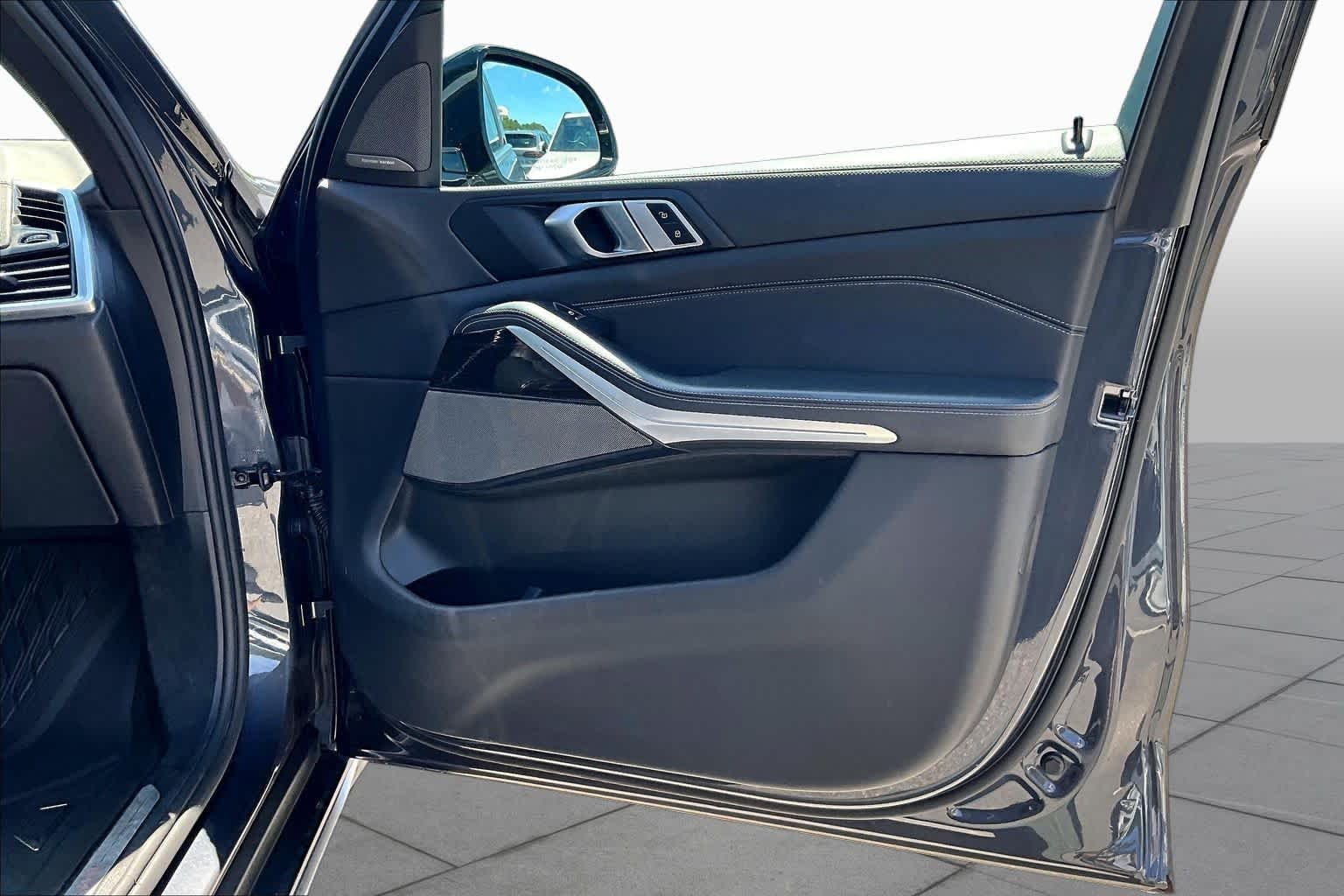 Used 2021 Arctic Gray Metallic BMW xDrive45e image 23