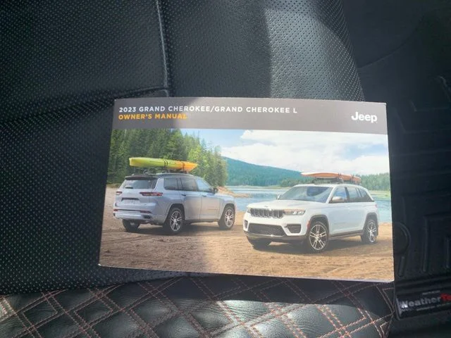 Used 2023 Brown Jeep  image 28