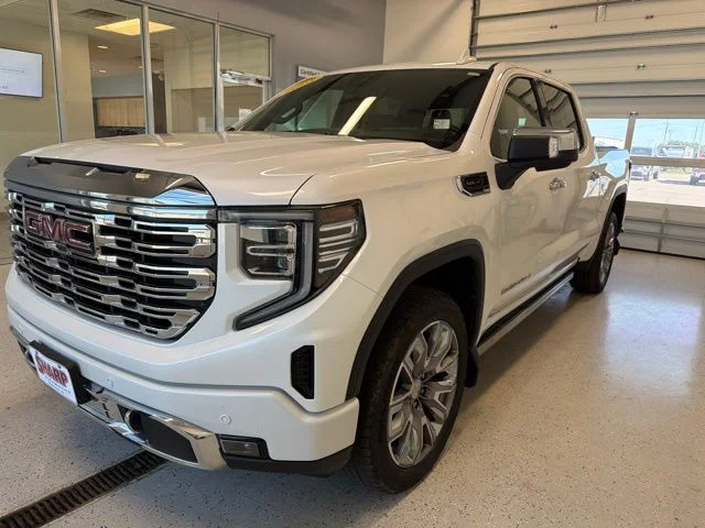 Used 2023 White GMC Denali image 6