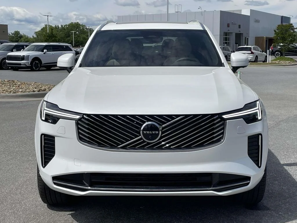 New 2026 Crystal White Volvo Plus image 23