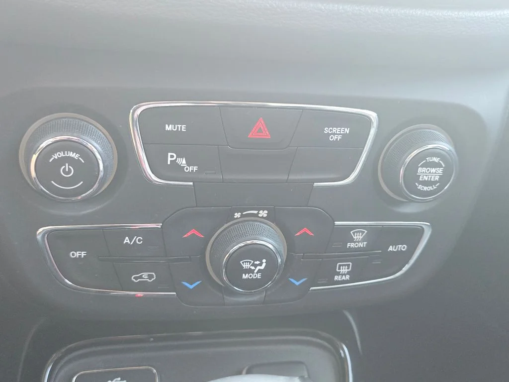 Certified Used 2018 Gray Jeep Limited image 34