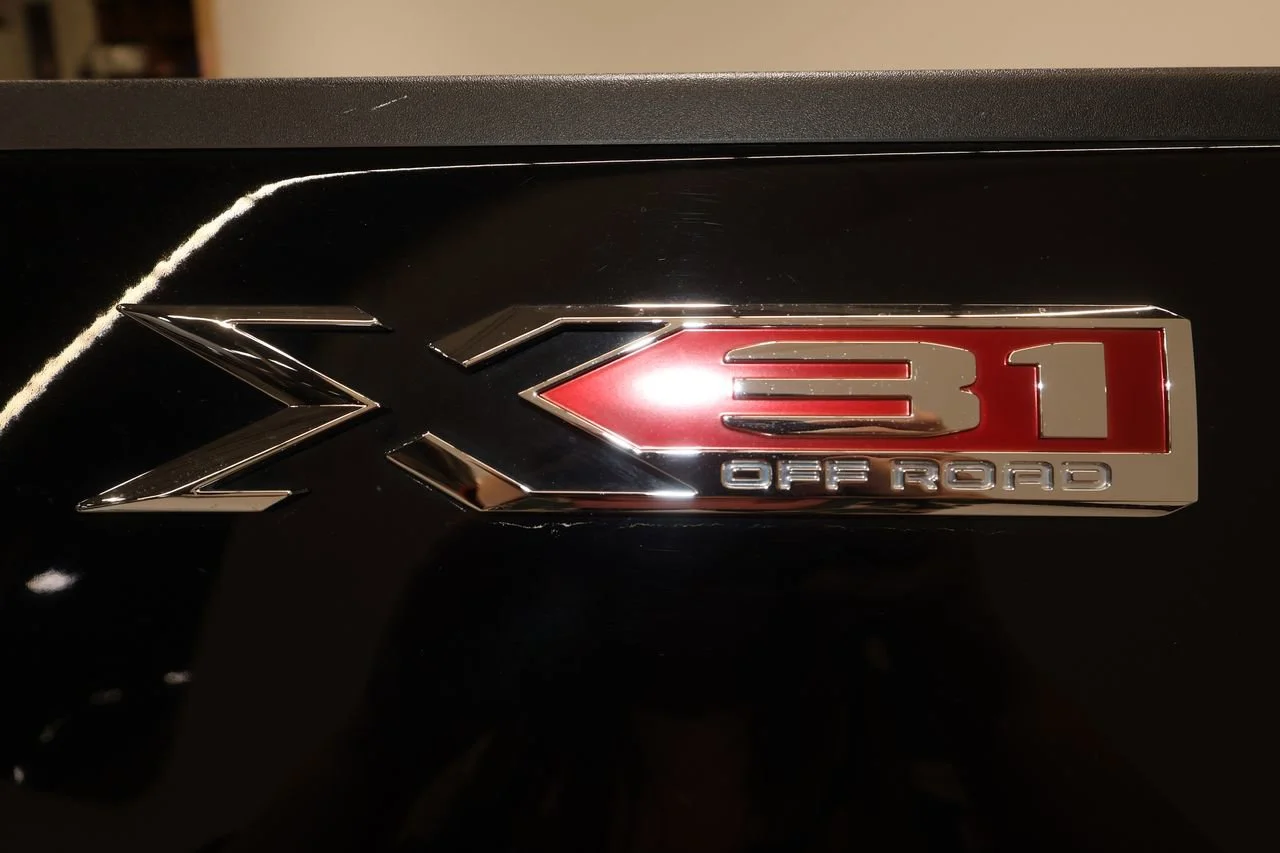 Used 2024 Onyx Black GMC SLT image 37