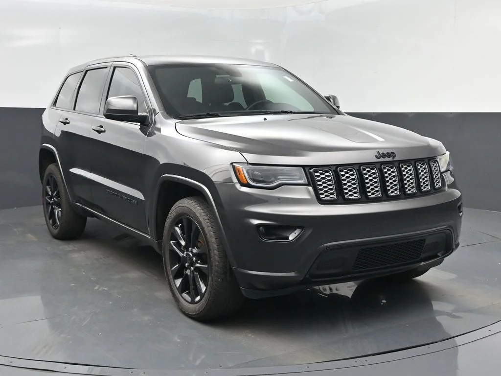Used 2021 Gray Jeep Laredo X image 8